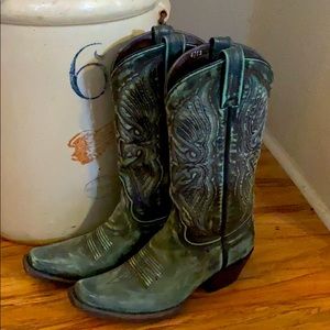 Closet Purge Distressed Vintage Boots Size 7